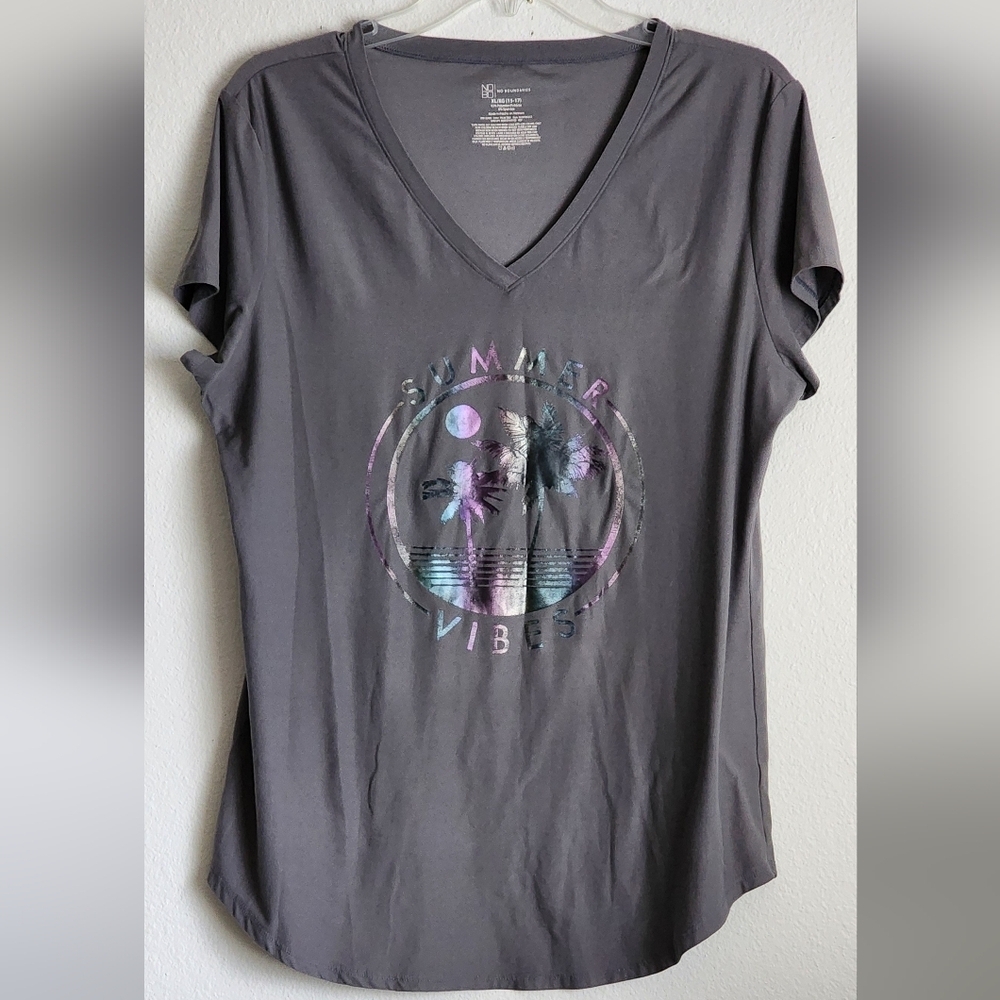 No Boundaries Ladies Gray Pink & Blue Summer Vibes Graphic Vneck Tee Sz XL 15-17